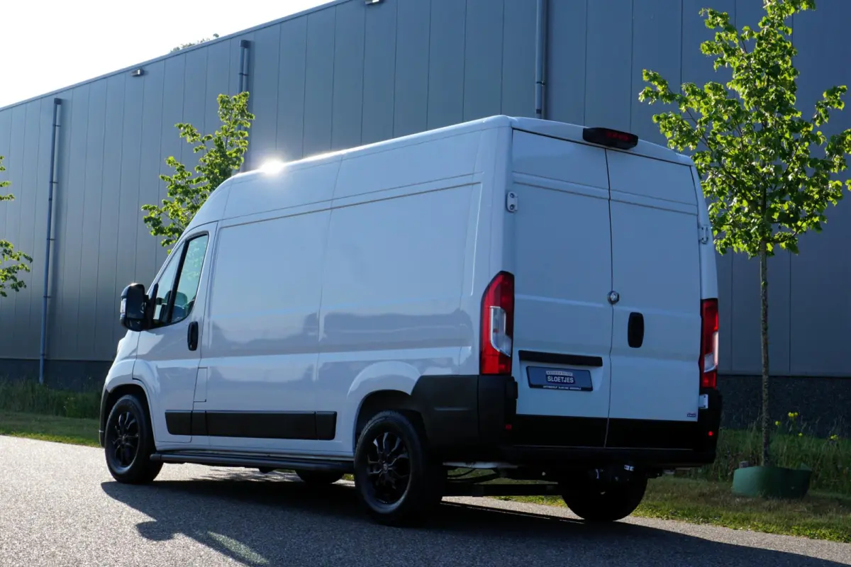 2.2 MultiJet 140 L2H2 3.5t Automaat in Topstaat |Trekhaak |Camera |Cruise |Navi |Carplay |Digitaal dashboard |Climate control |140 pk |Betimmering |1e eigenaar