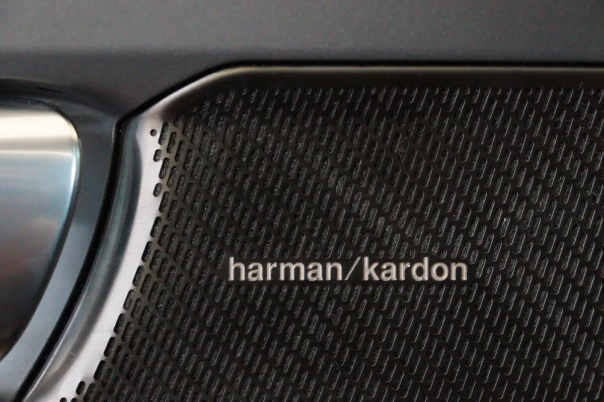 1.5 T5 R-Design. | NAVI / APPCONNECT | CAMERA + PDC | STUUR / STOELVERW | ADAP CRUISE | HARMAN / KARDON AUDIO |