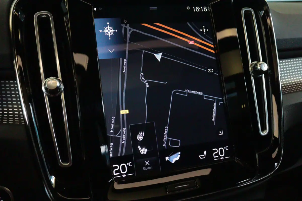 1.5 T5 R-Design. | NAVI / APPCONNECT | CAMERA + PDC | STUUR / STOELVERW | ADAP CRUISE | HARMAN / KARDON AUDIO |