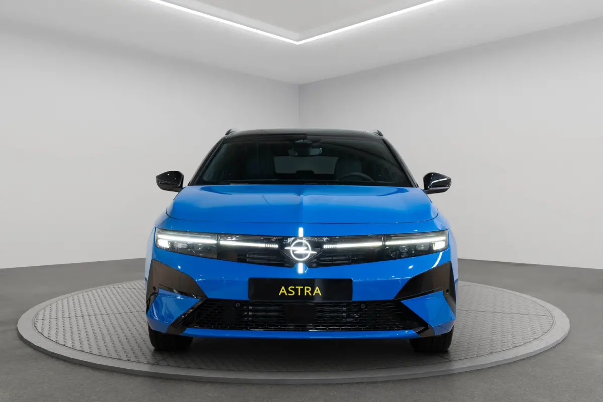 GS - Plug-In Hybrid | Trekhaak | Intelli-Lux Koplampen | Panoramisch zonnedak | Infotainment Pakket |