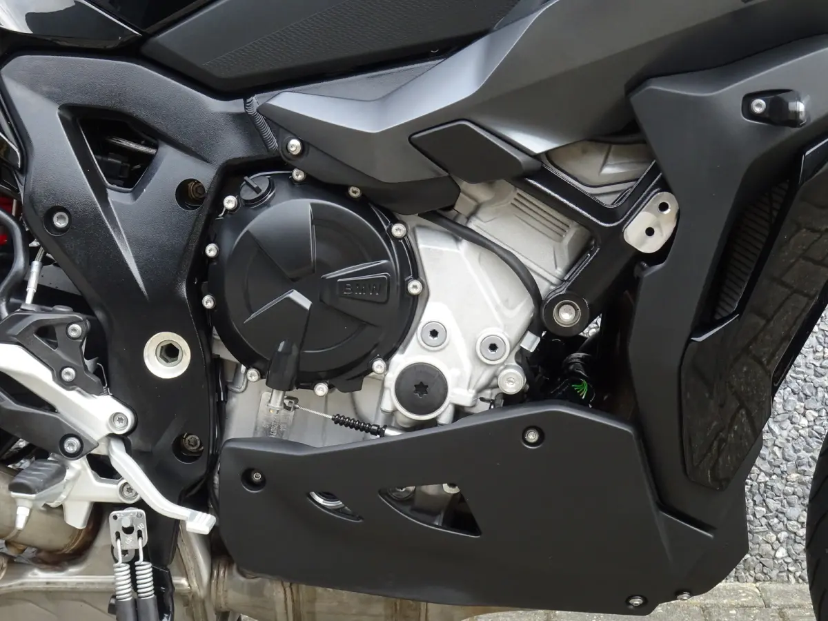 ABS TRIPLE BLACK