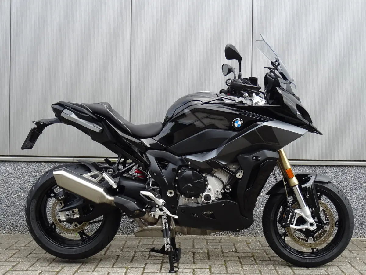 ABS TRIPLE BLACK