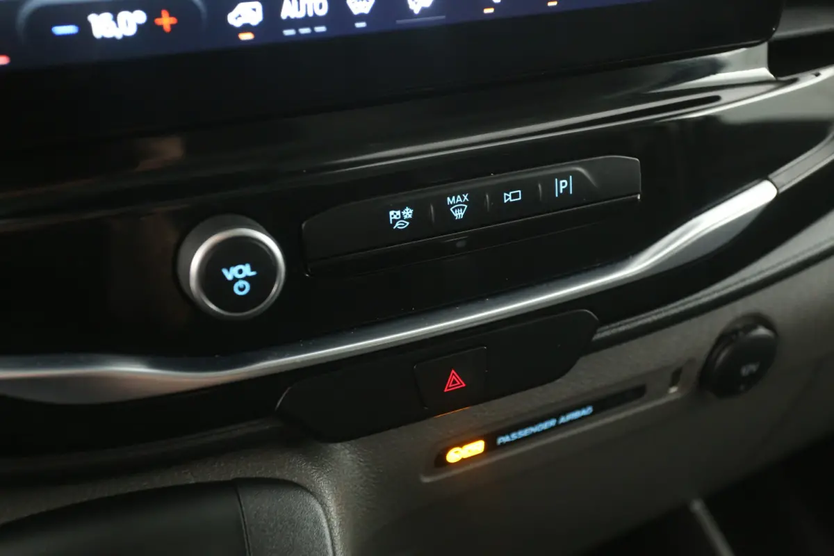 L3H2 68 kWh 184PK | Snelladen | SOH 95% | 360° Camera | Airco | Cruise | 3 Zits | Carplay | Parkeersens.