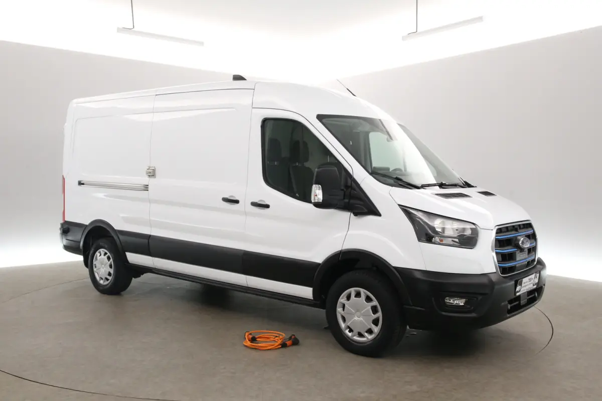 L3H2 68 kWh 184PK | Snelladen | SOH 95% | 360° Camera | Airco | Cruise | 3 Zits | Carplay | Parkeersens.