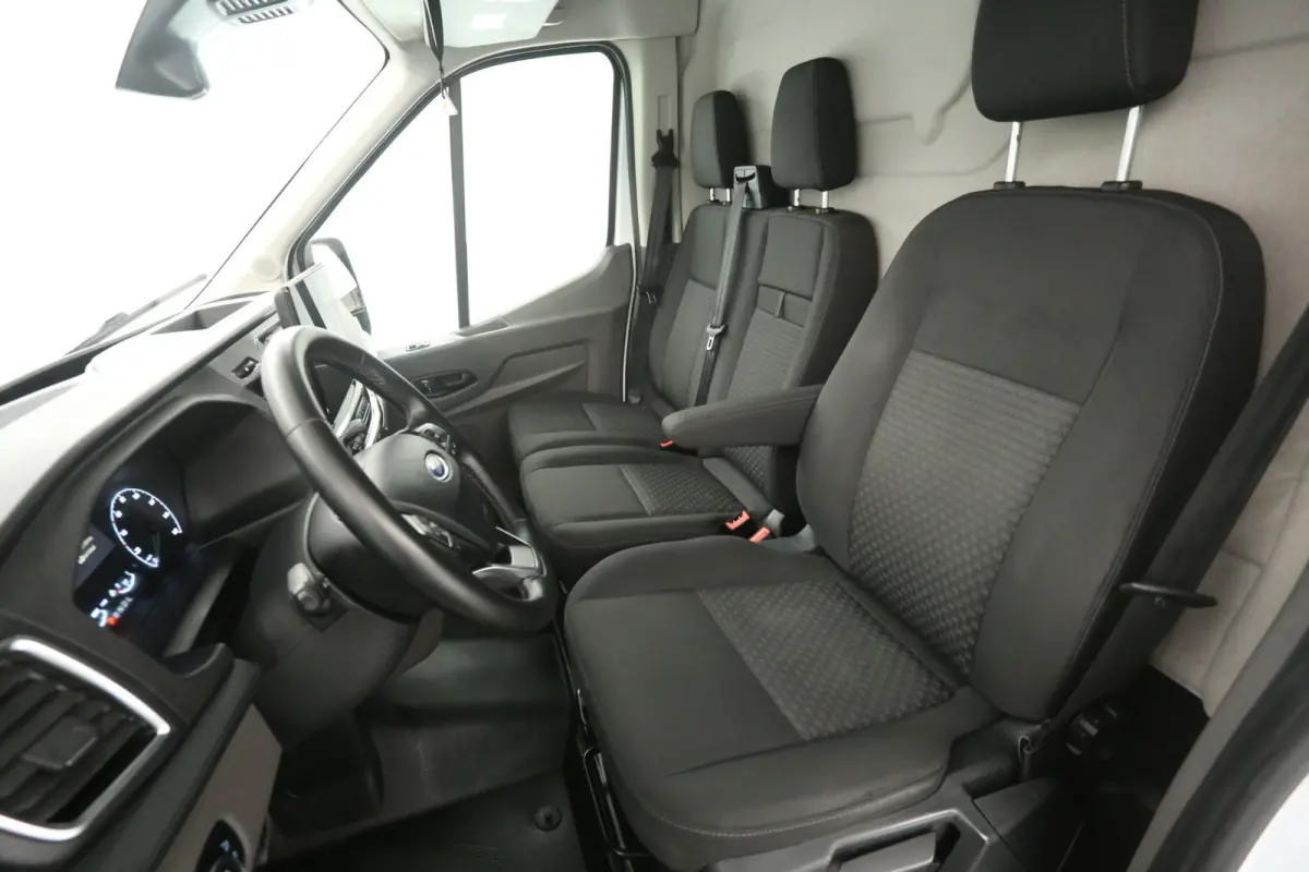 L3H2 68 kWh 184PK | Snelladen | SOH 95% | 360° Camera | Airco | Cruise | 3 Zits | Carplay | Parkeersens.
