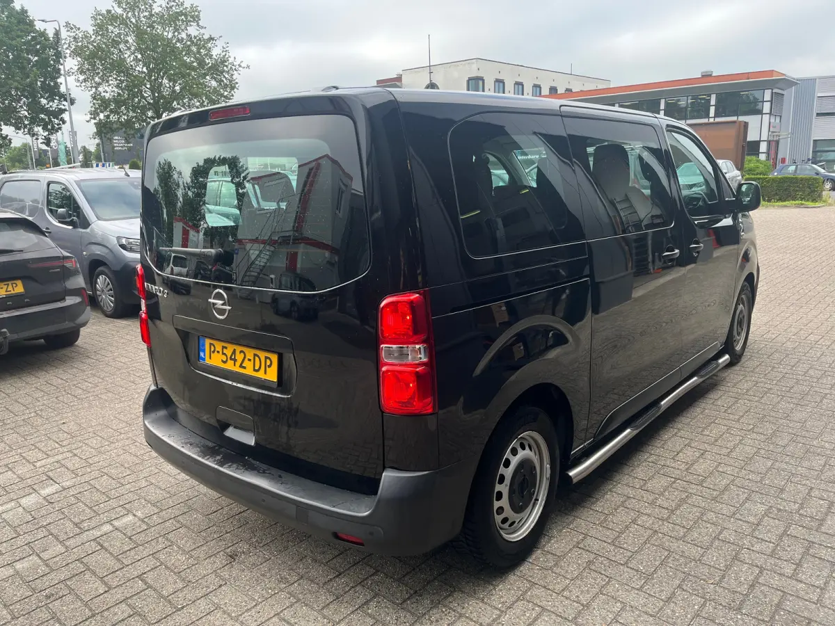 L2H1 75 kWh | 9- Persoons | Navi by app | | 2 zitplaatsen rechtsvoor | Airco | Apple Carplay/Android Auto|telefoonintegratie premium