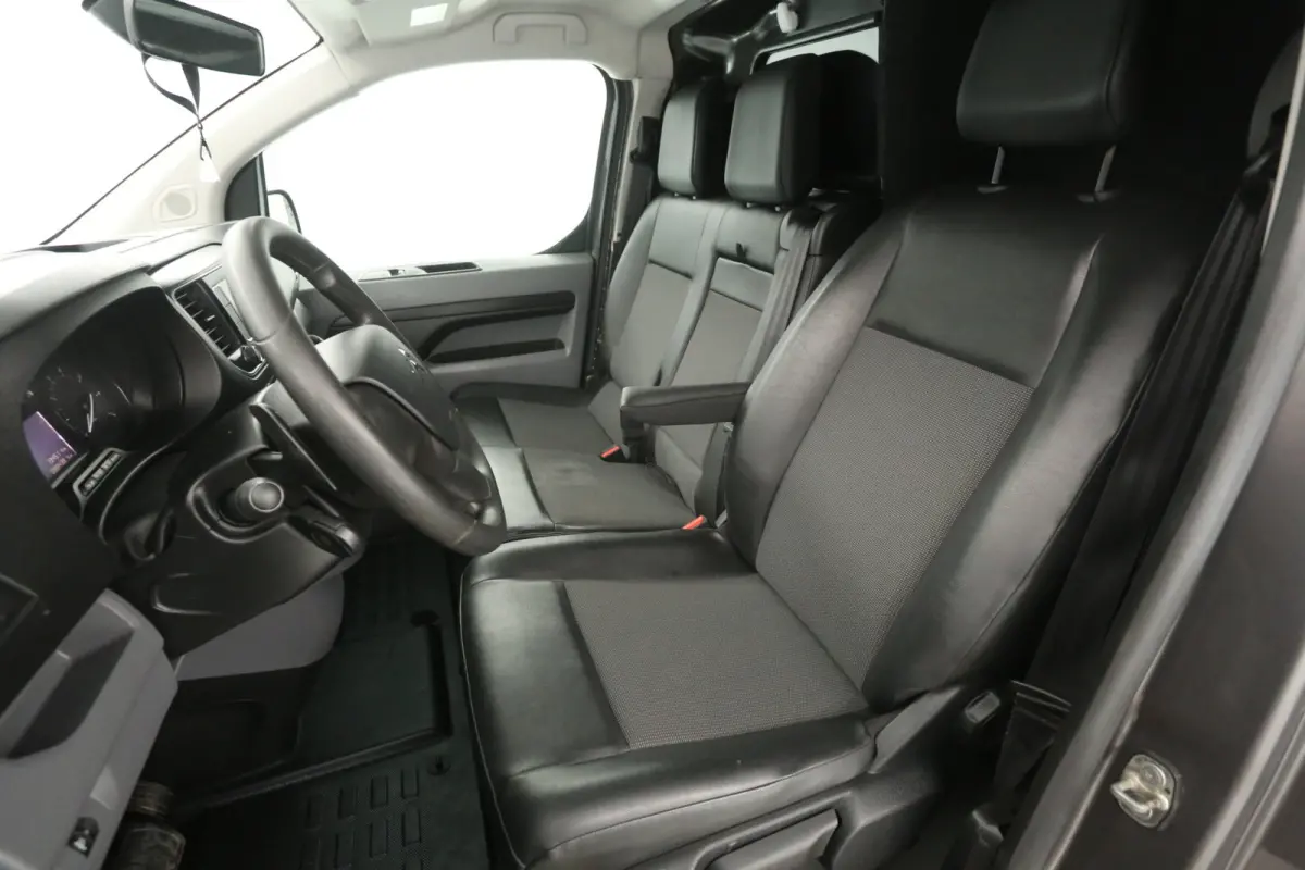 2.0 BlueHDI 180PK L3H1 | Marge | Automaat | Airco | Cruise | Camera | 3 Zits | Carplay | Parkeersens.