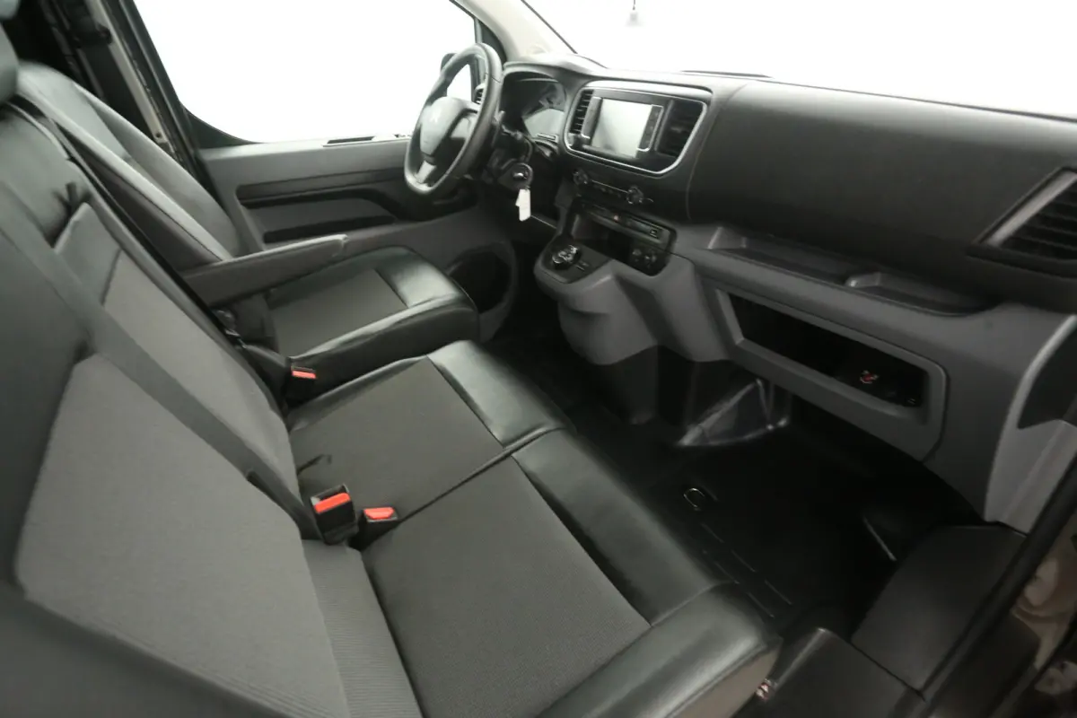 2.0 BlueHDI 180PK L3H1 | Marge | Automaat | Airco | Cruise | Camera | 3 Zits | Carplay | Parkeersens.