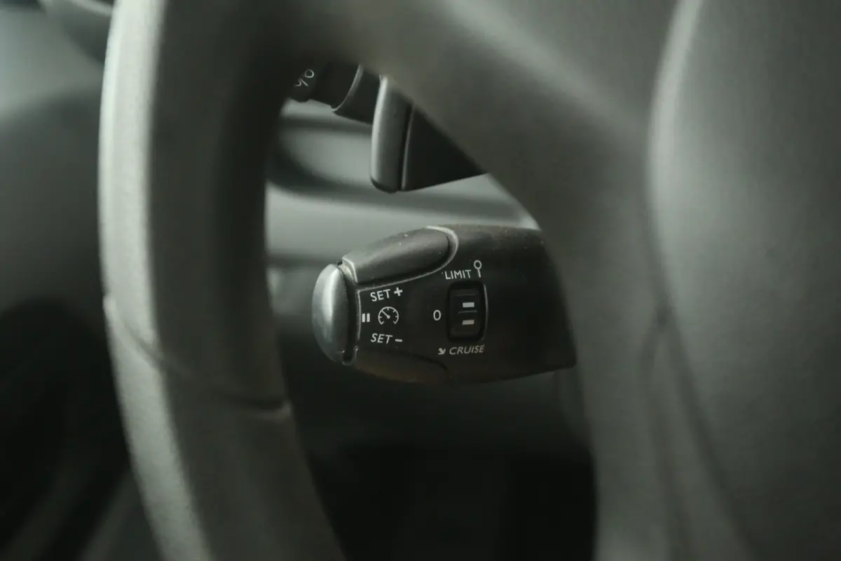 2.0 BlueHDI 180PK L3H1 | Marge | Automaat | Airco | Cruise | Camera | 3 Zits | Carplay | Parkeersens.