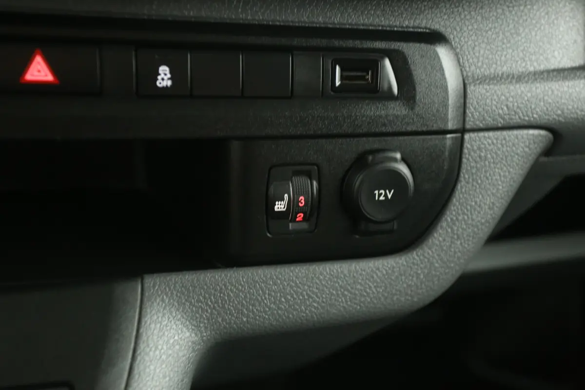 2.0 BlueHDI 180PK L3H1 | Marge | Automaat | Airco | Cruise | Camera | 3 Zits | Carplay | Parkeersens.