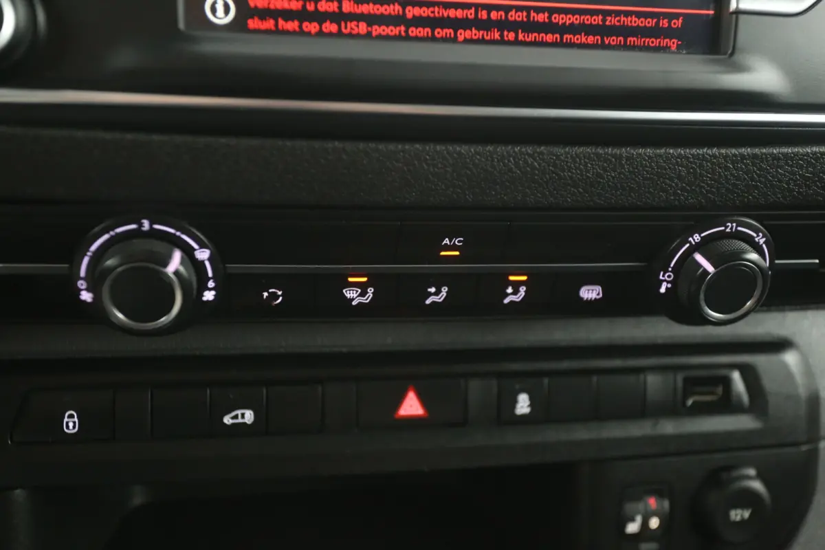 2.0 BlueHDI 180PK L3H1 | Marge | Automaat | Airco | Cruise | Camera | 3 Zits | Carplay | Parkeersens.