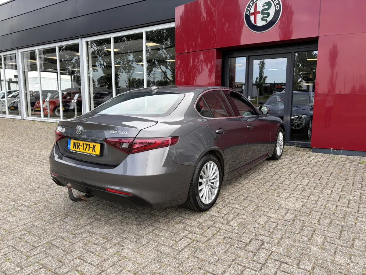 2.0T Super | Climate Control | Navigatie | Afneembare Trekhaak |