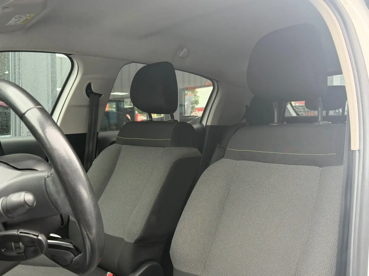 1.2 PureTech S&S Shine 110pk Automaat - Bancuise/Rouge Ardent - Carplay/Camera/Clima
