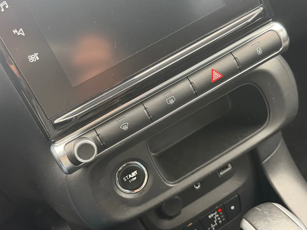1.2 PureTech S&S Shine 110pk Automaat - Bancuise/Rouge Ardent - Carplay/Camera/Clima
