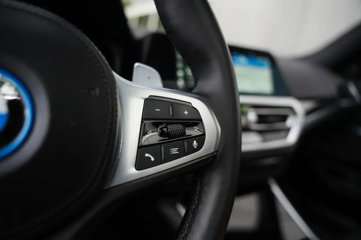 330e 292 pk xDrive High Executive M-Sportpakket / BTW-Auto/  Pano-Dak/ Adap.Cruise/ 360-Camera/ Keyless/ Head-Up/ Harman&Kardon/