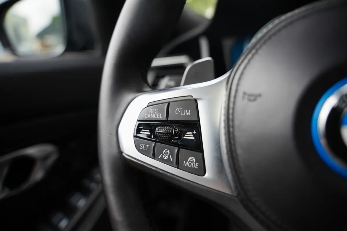330e 292 pk xDrive High Executive M-Sportpakket / BTW-Auto/  Pano-Dak/ Adap.Cruise/ 360-Camera/ Keyless/ Head-Up/ Harman&Kardon/
