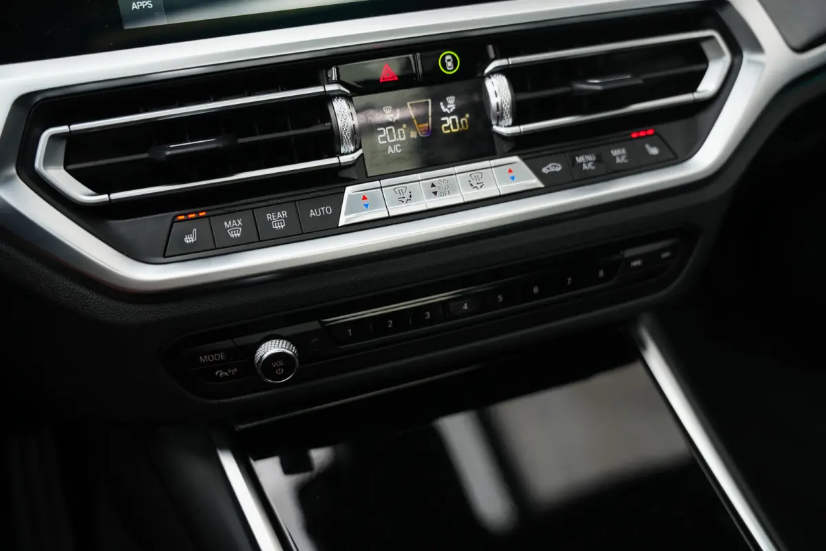330e 292 pk xDrive High Executive M-Sportpakket / BTW-Auto/  Pano-Dak/ Adap.Cruise/ 360-Camera/ Keyless/ Head-Up/ Harman&Kardon/