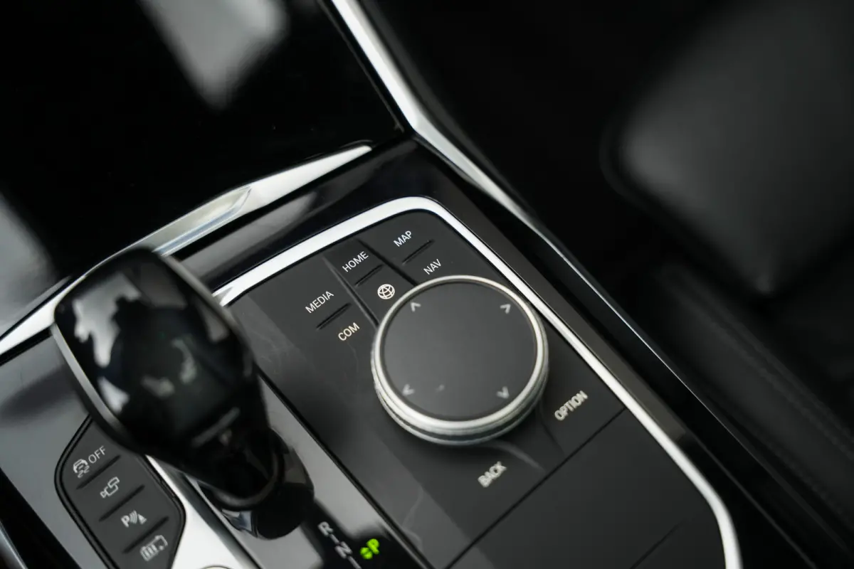330e 292 pk xDrive High Executive M-Sportpakket / BTW-Auto/  Pano-Dak/ Adap.Cruise/ 360-Camera/ Keyless/ Head-Up/ Harman&Kardon/