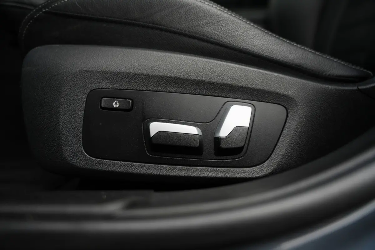 330e 292 pk xDrive High Executive M-Sportpakket / BTW-Auto/  Pano-Dak/ Adap.Cruise/ 360-Camera/ Keyless/ Head-Up/ Harman&Kardon/