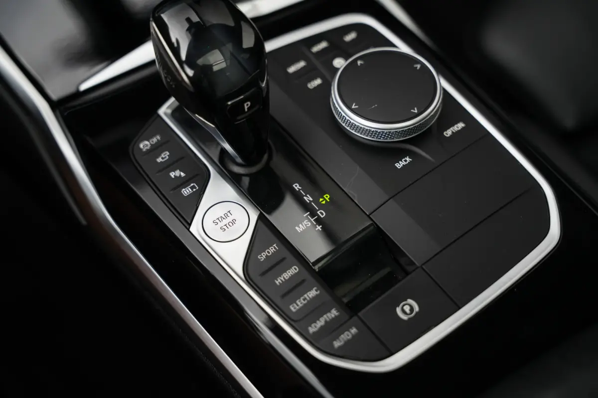 330e 292 pk xDrive High Executive M-Sportpakket / BTW-Auto/  Pano-Dak/ Adap.Cruise/ 360-Camera/ Keyless/ Head-Up/ Harman&Kardon/