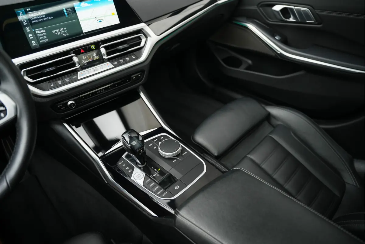 330e 292 pk xDrive High Executive M-Sportpakket / BTW-Auto/  Pano-Dak/ Adap.Cruise/ 360-Camera/ Keyless/ Head-Up/ Harman&Kardon/