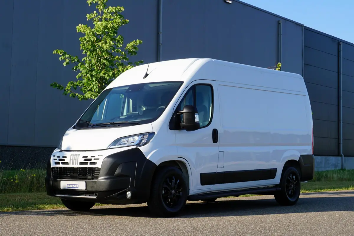 2.2 MultiJet 140 L2H2 3.5t Automaat in Topstaat |Trekhaak |Camera |Cruise |Navi |Carplay |Digitaal dashboard |Climate control |140 pk |Betimmering |1e eigenaar