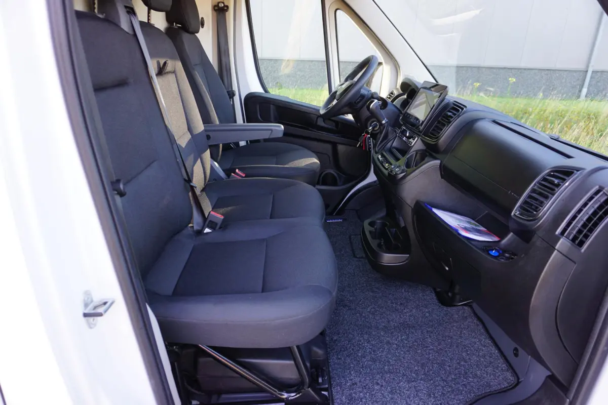 2.2 MultiJet 140 L2H2 3.5t Automaat in Topstaat |Trekhaak |Camera |Cruise |Navi |Carplay |Digitaal dashboard |Climate control |140 pk |Betimmering |1e eigenaar