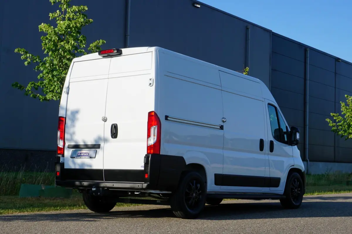 2.2 MultiJet 140 L2H2 3.5t Automaat in Topstaat |Trekhaak |Camera |Cruise |Navi |Carplay |Digitaal dashboard |Climate control |140 pk |Betimmering |1e eigenaar