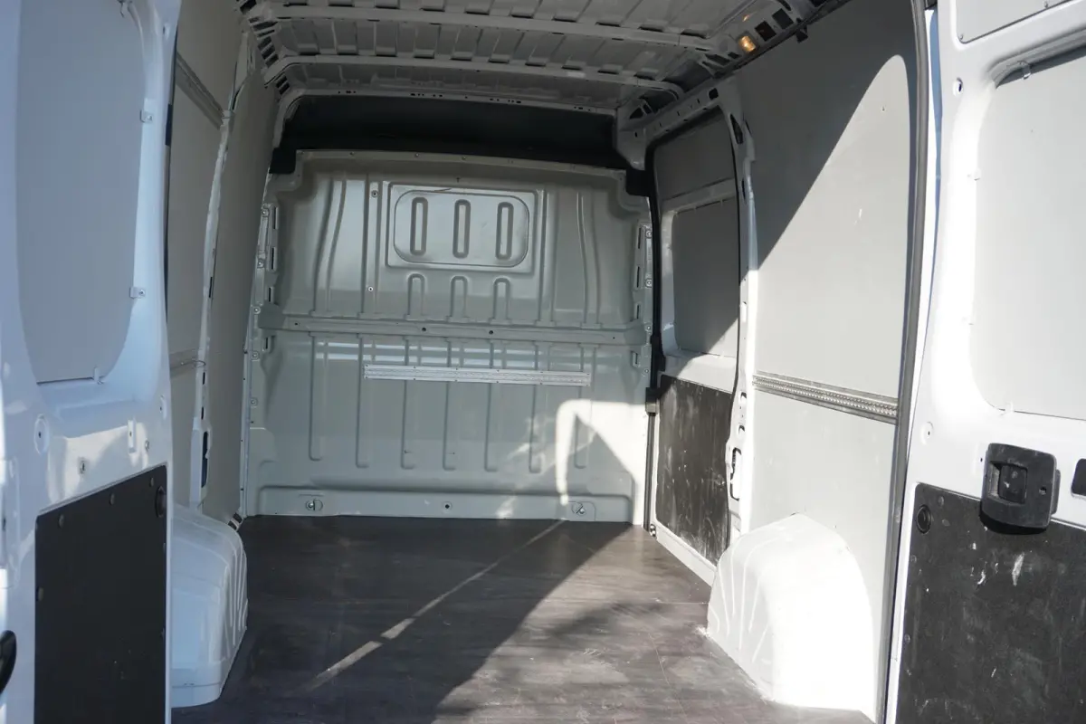 2.2 MultiJet 140 L2H2 3.5t Automaat in Topstaat |Trekhaak |Camera |Cruise |Navi |Carplay |Digitaal dashboard |Climate control |140 pk |Betimmering |1e eigenaar