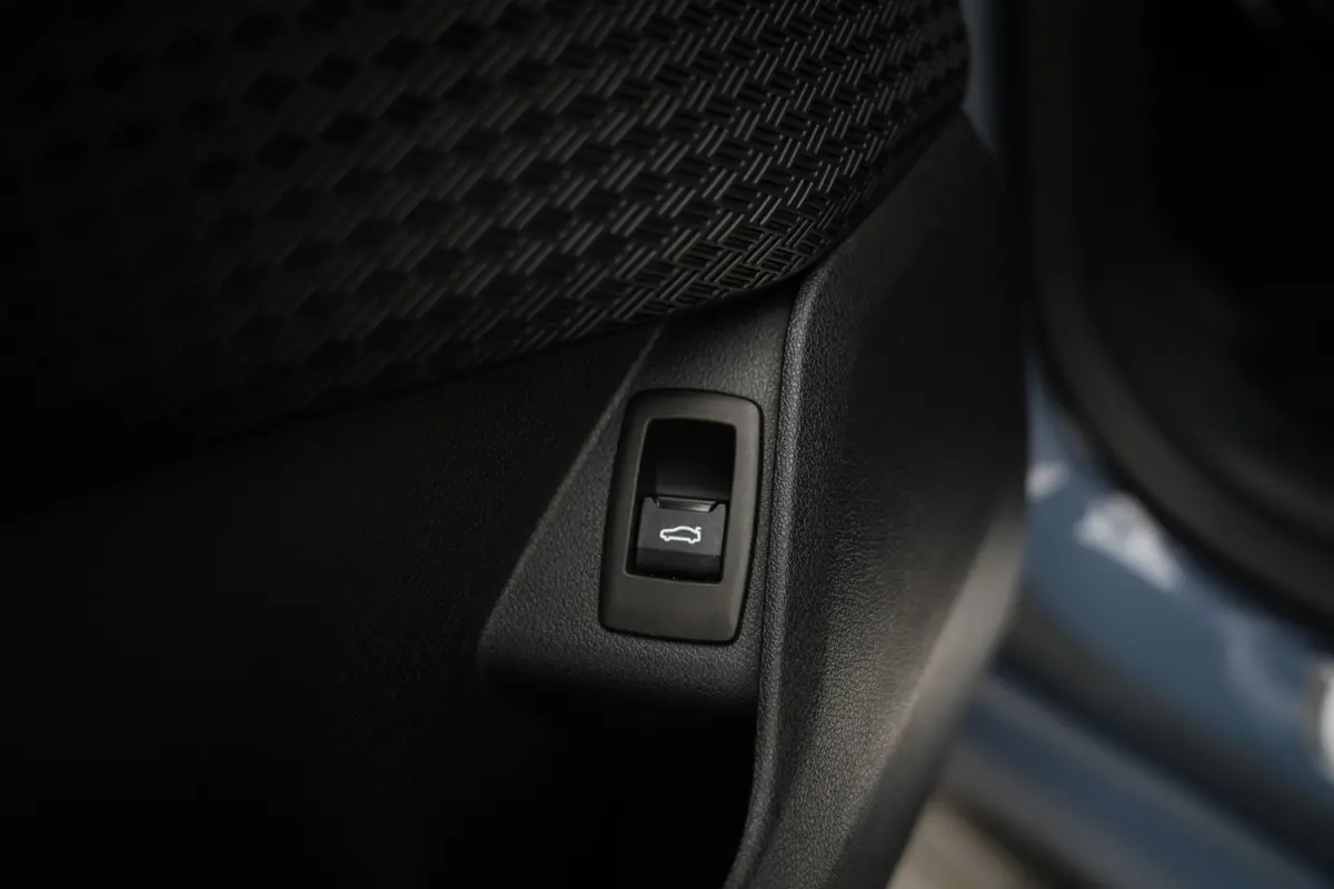 xDrive 25e 245 pk M-Sportpakket /Nieuw-Model/ BTW-Auto/ Pano-Dak/ Harman&Kardon/ Camera/ Sport-Stoelen/ Stoel.Verw/ Widescreen/ Memory/ 18''LMV