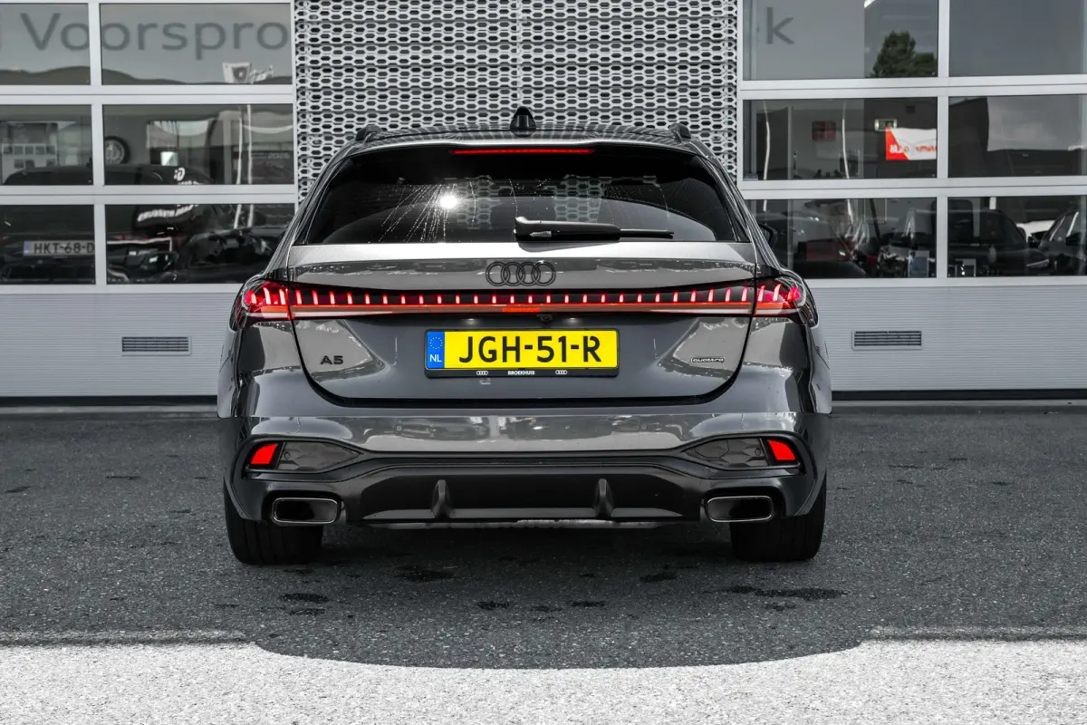 Avant 2.0 quattro S edition | Panoramadak | Sfeerverlichting | 360 Camera | Stoelverwarming |
