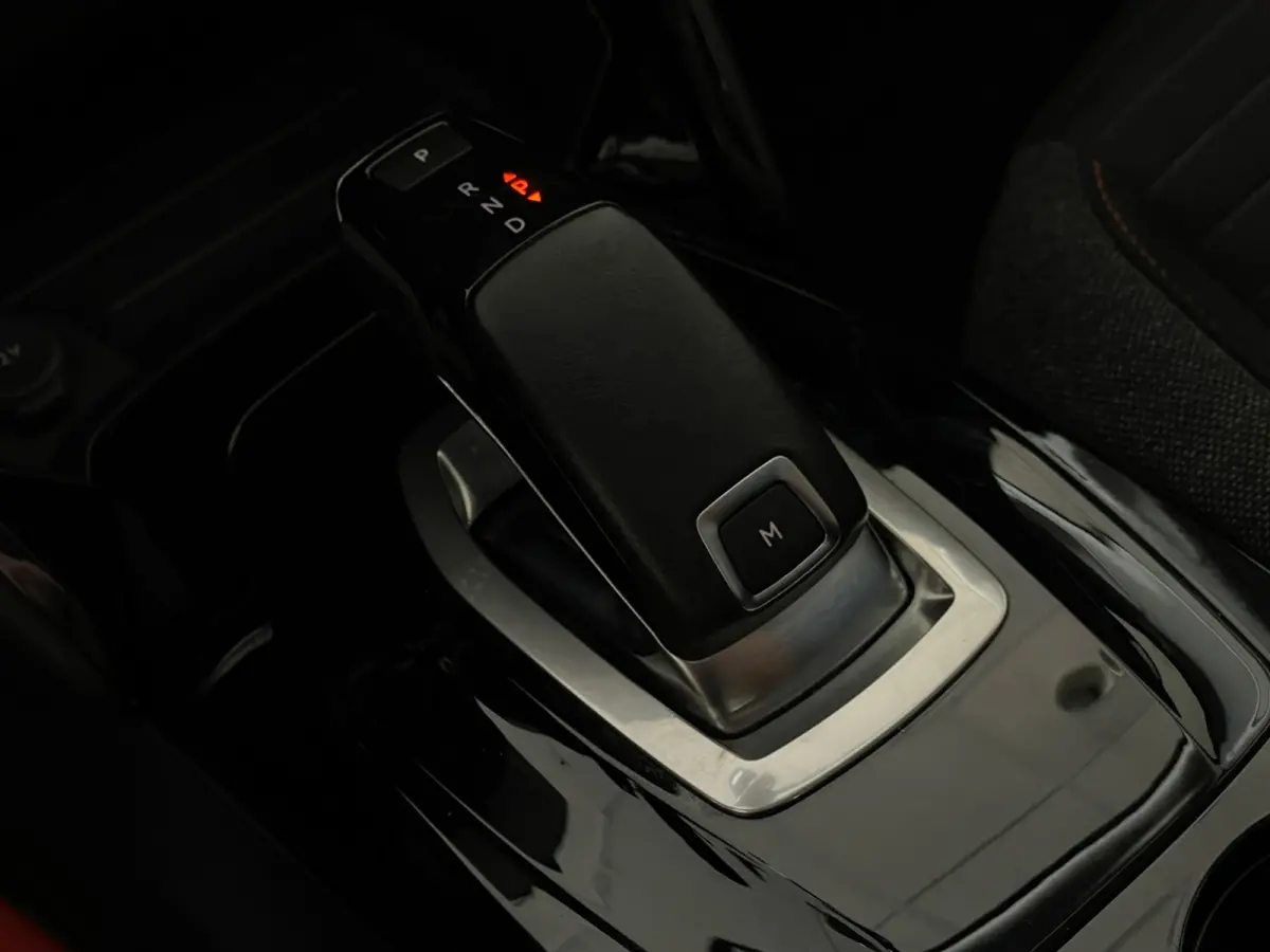 1.2 PureTech Active AUTOMAAT 1EIG ORG NL DEALEROND|360*CAMERA|PARK.ASSIST|LED|CRUISE|CARPLAY|ANDROIDAUTO|