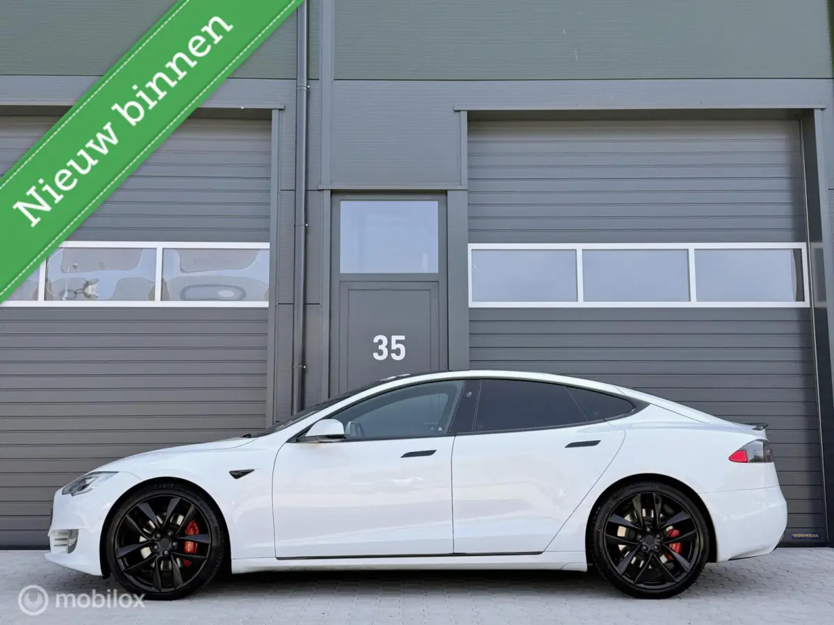100D - Top uitgevoerd! - SOH 87% - nette auto!