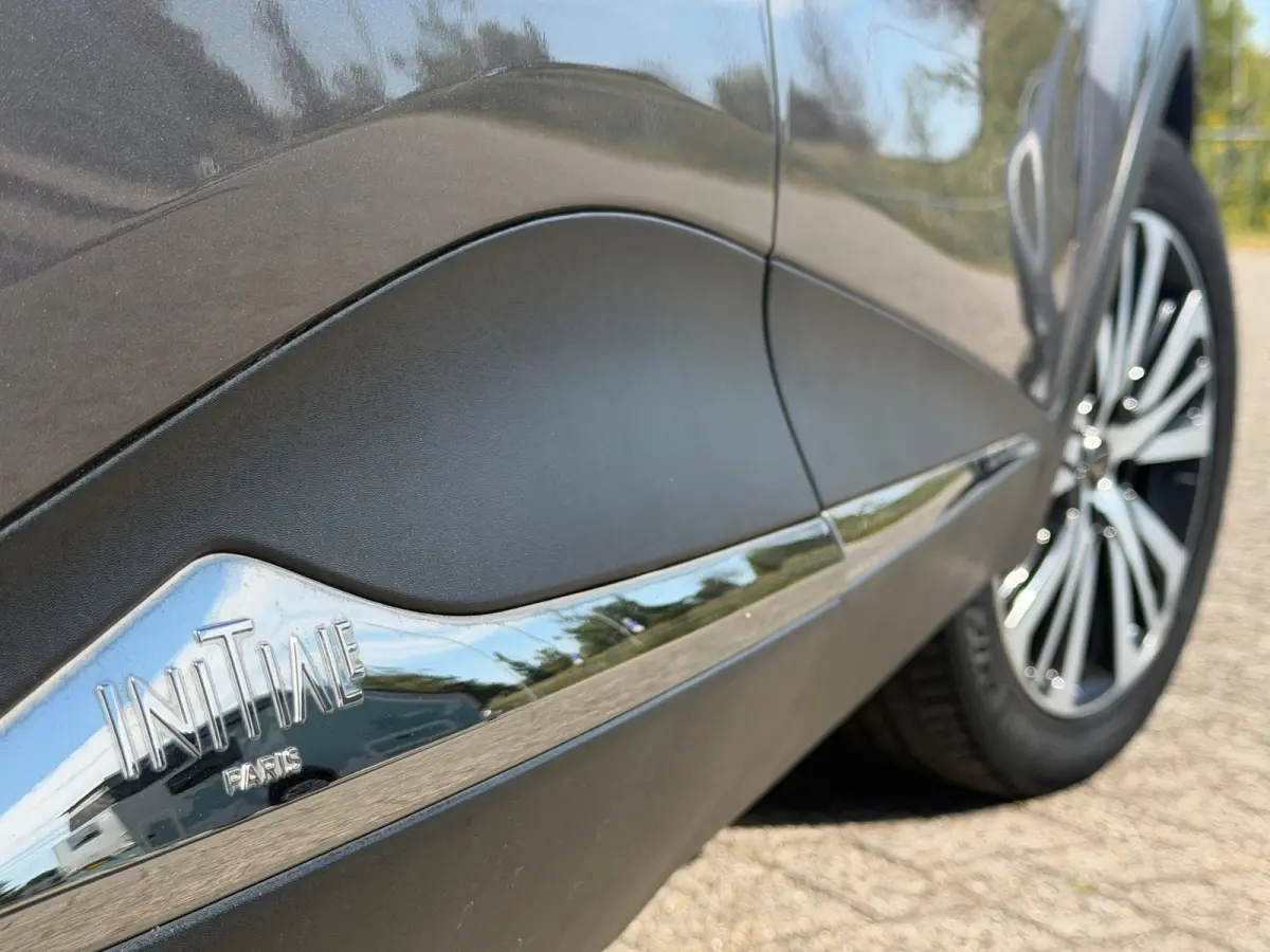 Captur TCe Initiale Paris - Chrome/Noir Etoile - Panorama/Leder int/Winterbanden/Trekhaak