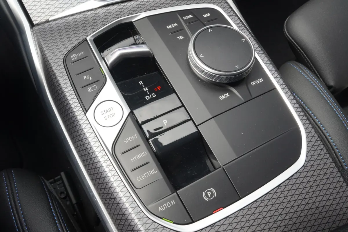 330e - M SPORT - CAMERA - CARPLAY - SHADOWLINE - ADAPT. CRUISE -