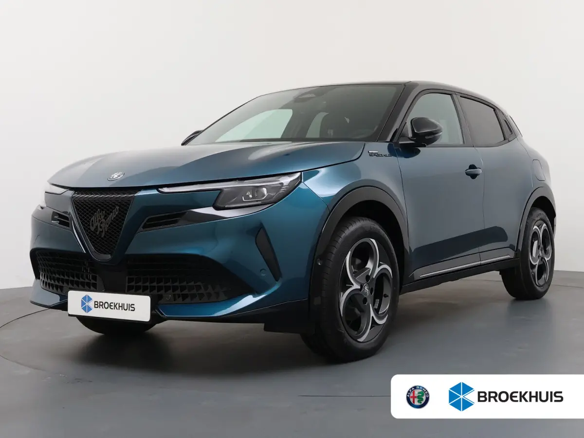 Ibrida Sport Speciale | "Sport Speciale" alcantara bekleding met witte accenten - 6-voudig elektrisch verstelbare bestuurdersstoel / 6-voudig handmatig verstelbare passagiersstoel | 10,1" in