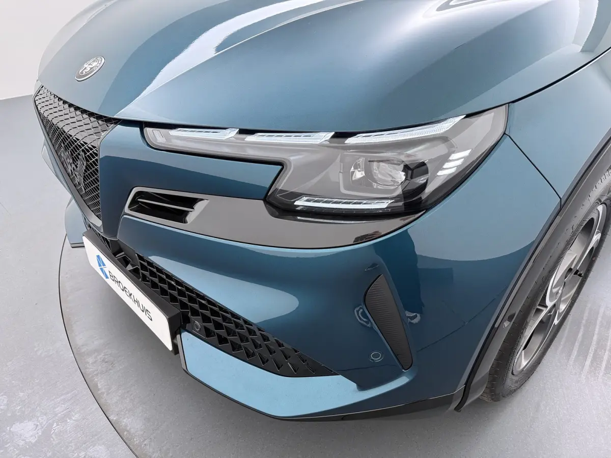 Ibrida Sport Speciale | "Sport Speciale" alcantara bekleding met witte accenten - 6-voudig elektrisch verstelbare bestuurdersstoel / 6-voudig handmatig verstelbare passagiersstoel | 10,1" in