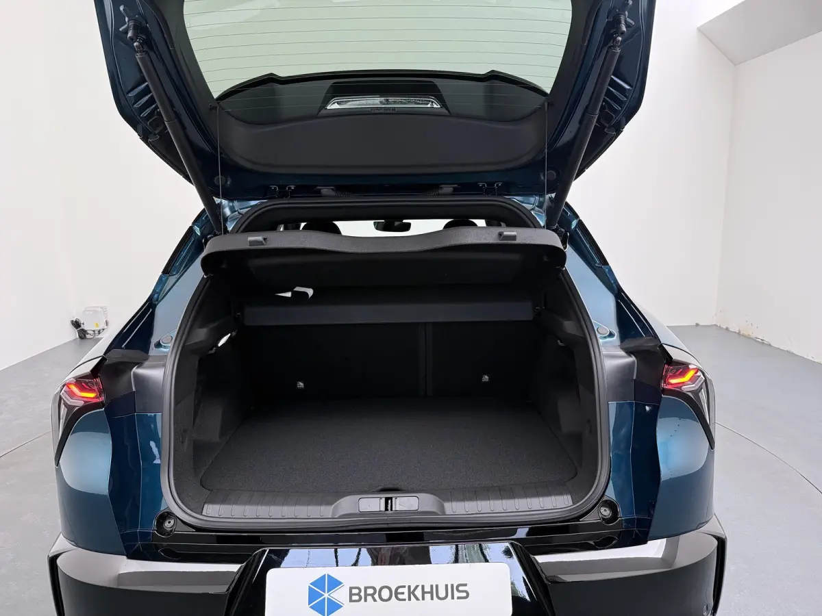 Ibrida Sport Speciale | "Sport Speciale" alcantara bekleding met witte accenten - 6-voudig elektrisch verstelbare bestuurdersstoel / 6-voudig handmatig verstelbare passagiersstoel | 10,1" in