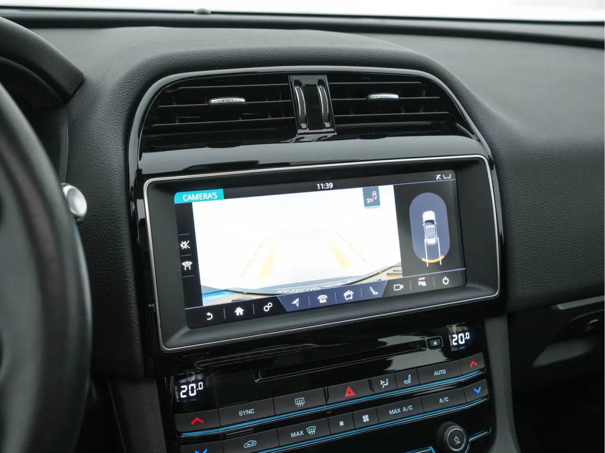2.0 Portfolio AWD 20d Aut. *PANO | LEATHER | XENON | DIGI-COCKPIT | KEYLESS | CAMERA | MERIDIAN-SOUND | HEATED-COMFORTSEATS | NAVI-FULLMAP | SHIFTPADDLES | ECC | PDC | CRUISE | 19''ALU*