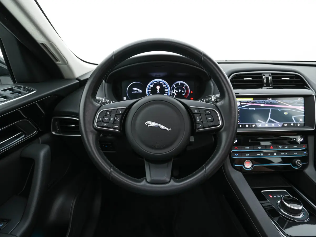 2.0 Portfolio AWD 20d Aut. *PANO | LEATHER | XENON | DIGI-COCKPIT | KEYLESS | CAMERA | MERIDIAN-SOUND | HEATED-COMFORTSEATS | NAVI-FULLMAP | SHIFTPADDLES | ECC | PDC | CRUISE | 19''ALU*