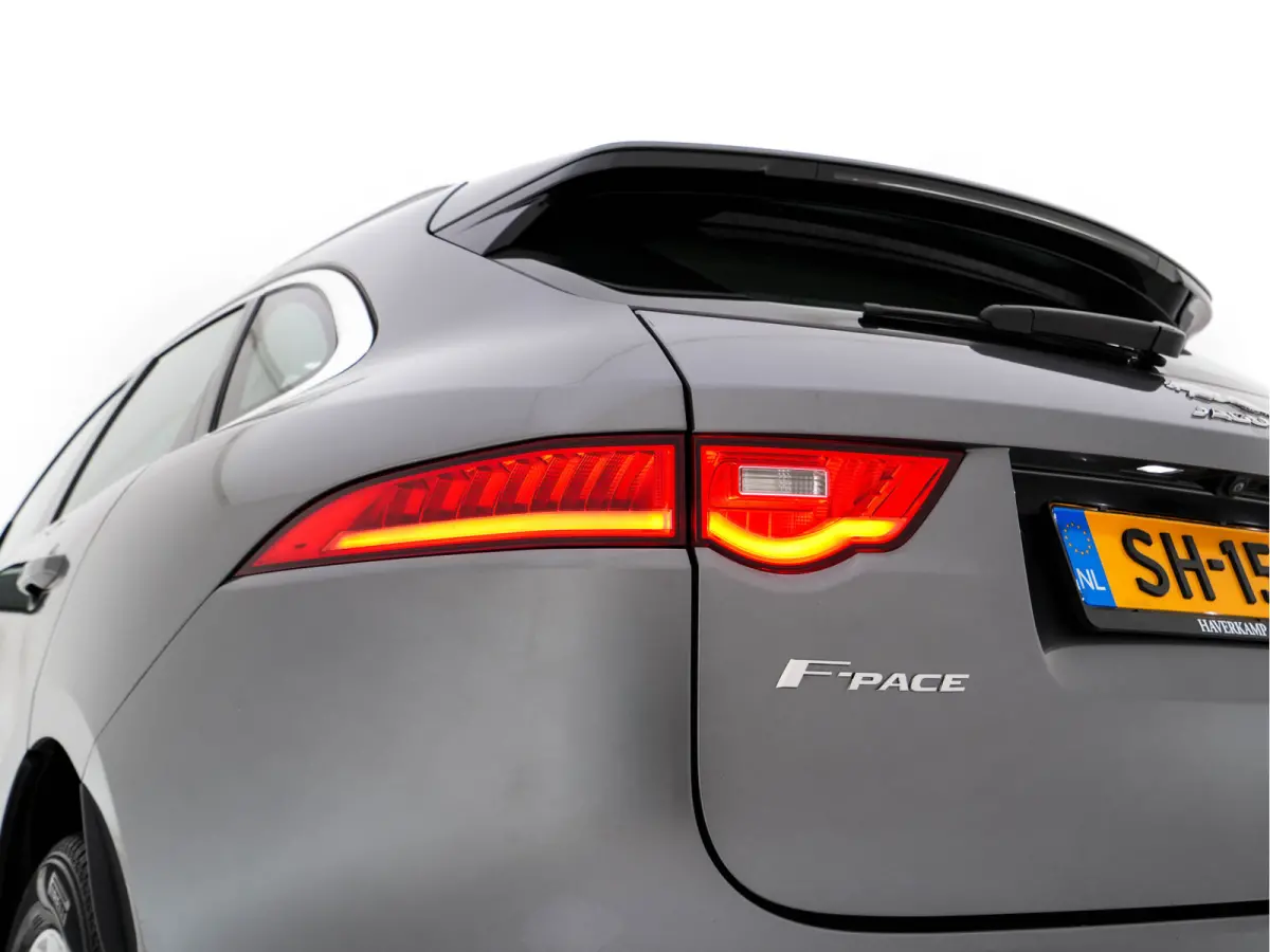 2.0 Portfolio AWD 20d Aut. *PANO | LEATHER | XENON | DIGI-COCKPIT | KEYLESS | CAMERA | MERIDIAN-SOUND | HEATED-COMFORTSEATS | NAVI-FULLMAP | SHIFTPADDLES | ECC | PDC | CRUISE | 19''ALU*