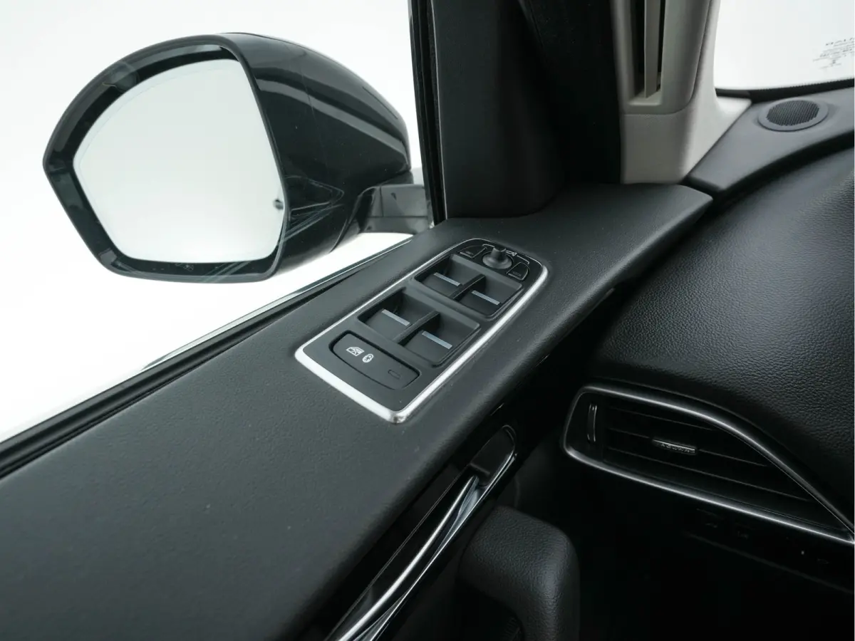 2.0 Portfolio AWD 20d Aut. *PANO | LEATHER | XENON | DIGI-COCKPIT | KEYLESS | CAMERA | MERIDIAN-SOUND | HEATED-COMFORTSEATS | NAVI-FULLMAP | SHIFTPADDLES | ECC | PDC | CRUISE | 19''ALU*