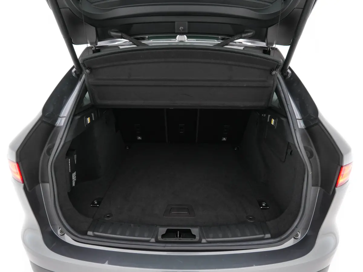 2.0 Portfolio AWD 20d Aut. *PANO | LEATHER | XENON | DIGI-COCKPIT | KEYLESS | CAMERA | MERIDIAN-SOUND | HEATED-COMFORTSEATS | NAVI-FULLMAP | SHIFTPADDLES | ECC | PDC | CRUISE | 19''ALU*