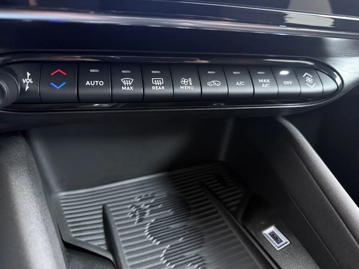 Ibrida Ti | 10,1" infotainment systeem | 10,25" digitaal instrumentarium | 18" lichtmetalen velgen - Fori