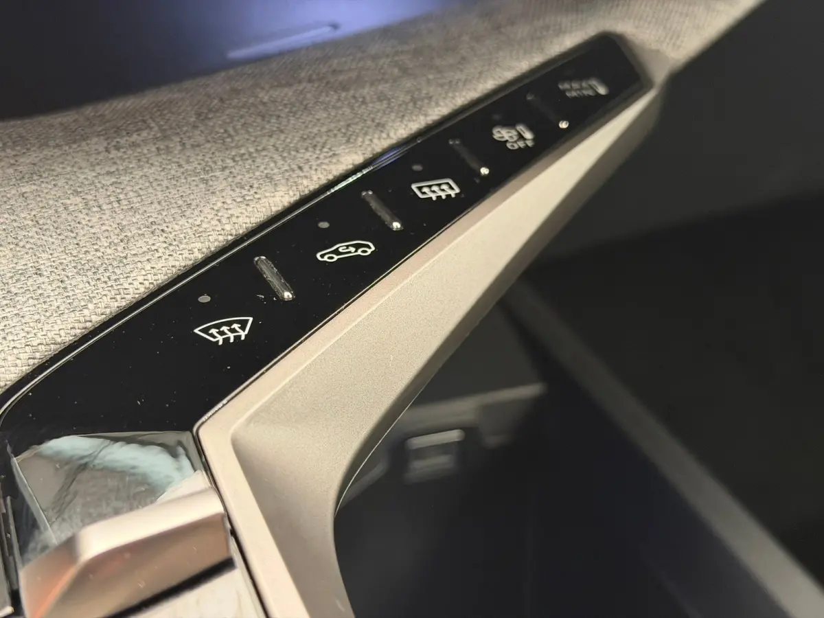 1.2 Hybrid 136 Allure Climate | Cruise | Navigatie | Achteruitrijcamera | Carplay/Android Auto | | Apple Carplay/Android Auto|telefoonintegratie premium | Cruise control | DAB ontvanger