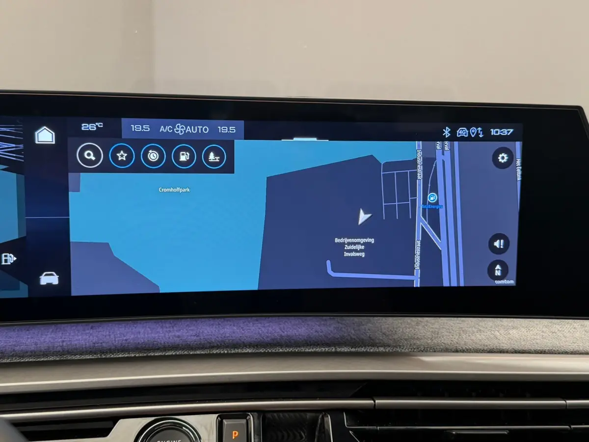 1.2 Hybrid 136 Allure Climate | Cruise | Navigatie | Achteruitrijcamera | Carplay/Android Auto | | Apple Carplay/Android Auto|telefoonintegratie premium | Cruise control | DAB ontvanger