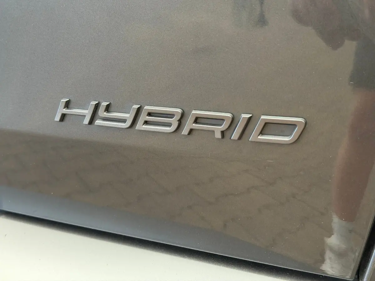1.2 Hybrid 136 Allure Climate | Cruise | Navigatie | Achteruitrijcamera | Carplay/Android Auto | | Apple Carplay/Android Auto|telefoonintegratie premium | Cruise control | DAB ontvanger