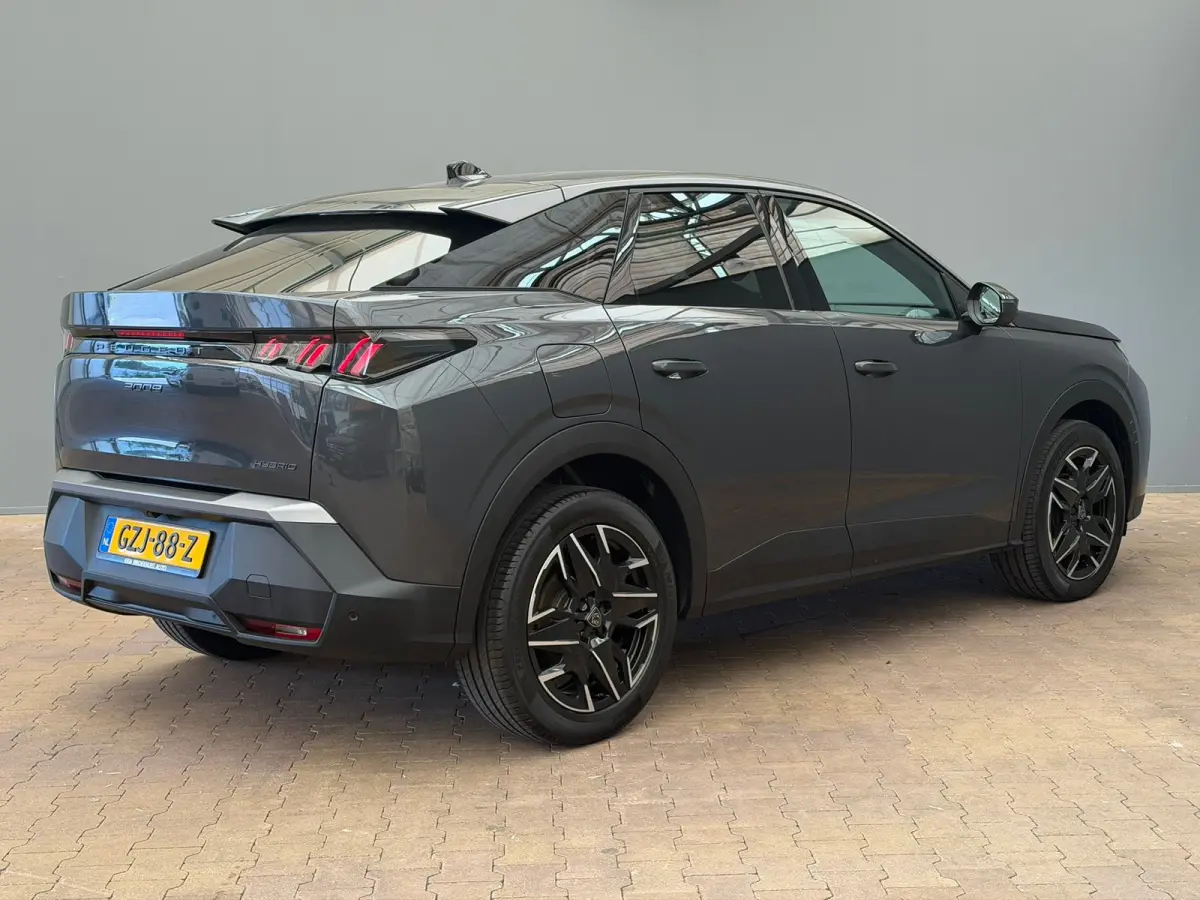 1.2 Hybrid 136 Allure Climate | Cruise | Navigatie | Achteruitrijcamera | Carplay/Android Auto | | Apple Carplay/Android Auto|telefoonintegratie premium | Cruise control | DAB ontvanger