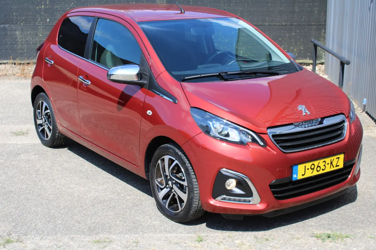 1.0 e-VTi Allure Climate Control | Touch Screen | Lichtmetalen Velgen | Bluetooth