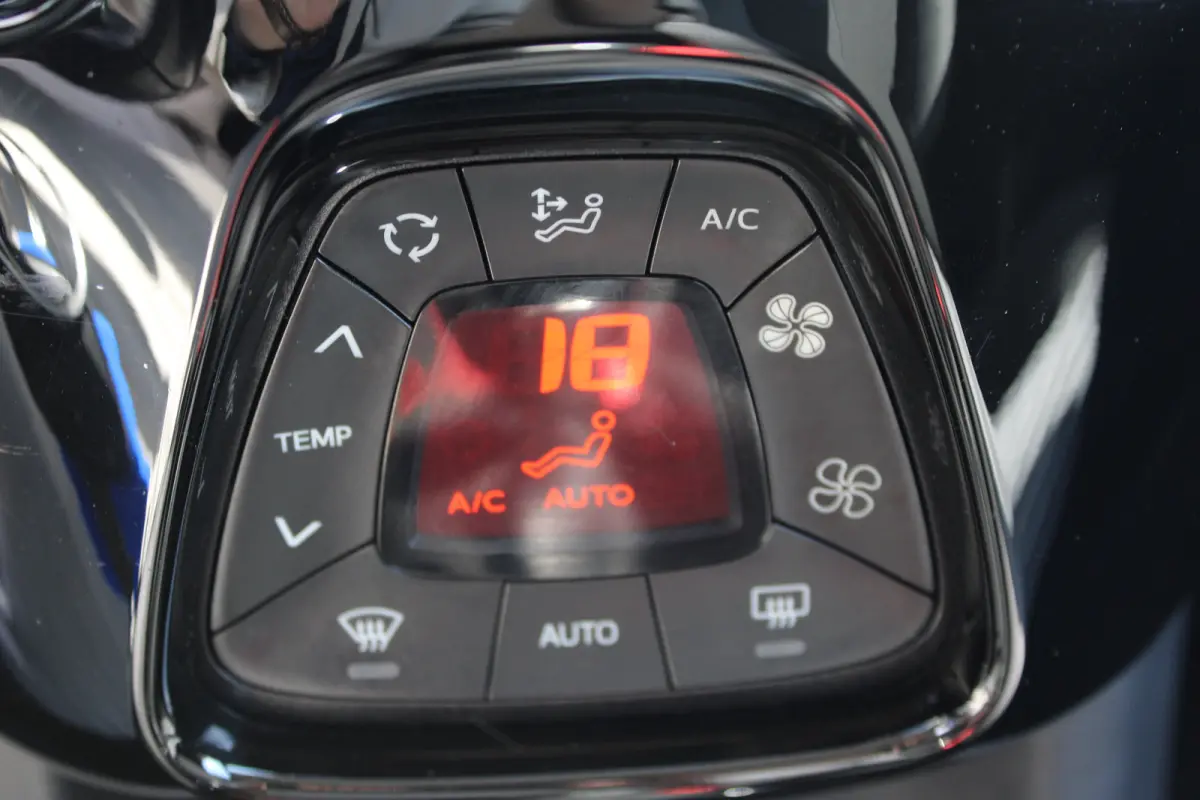 1.0 e-VTi Allure Climate Control | Touch Screen | Lichtmetalen Velgen | Bluetooth